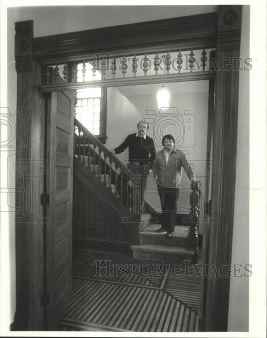 1983 Press Photo Jim Keller, Bill Brown restored home in Janesville, Wisconsin - Historic Images