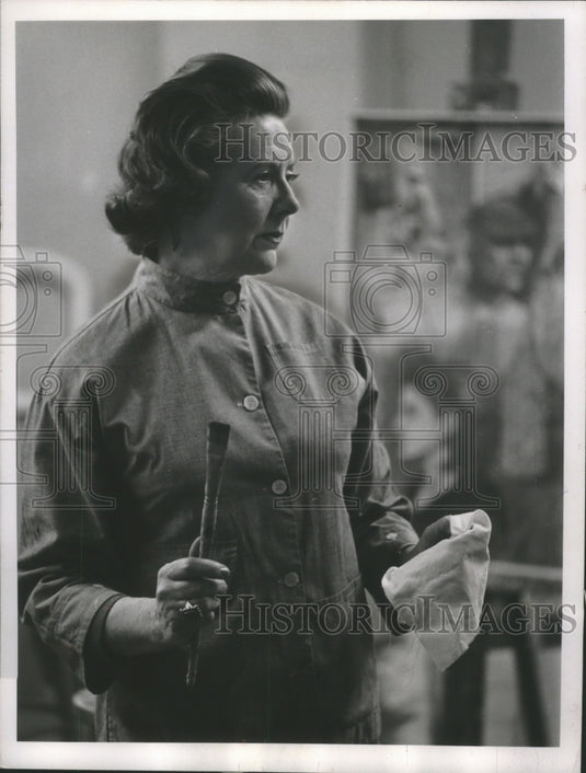 1966 Press Photo Nancy Kefauver, runs a program "Art in the Embassies" - Historic Images