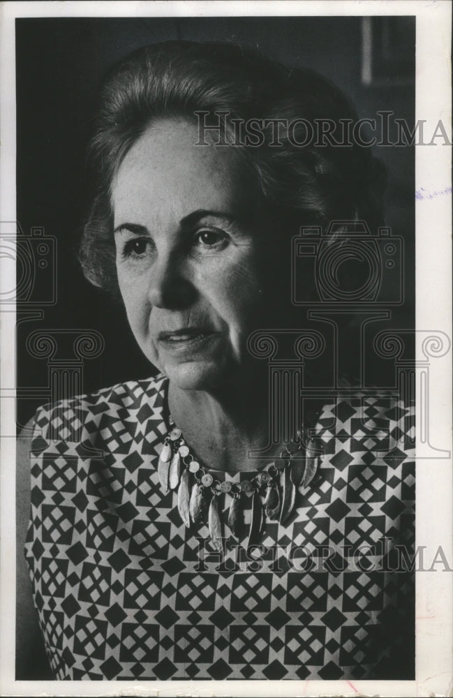 1971 Press Photo Elizabeth Janeway, author, United States. - mjb75967 - Historic Images