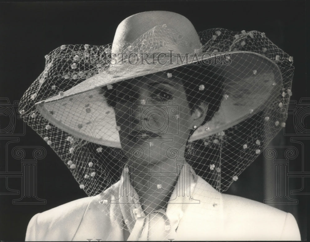 1989 Designer Frank Olive&#39;s white &quot;Casablanca&quot; hat with veiling-Historic Images