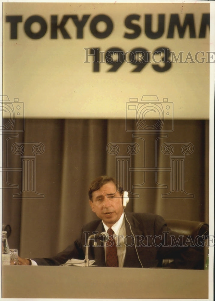 1993 Press Photo Mickey Kantor, United States Trade Representative - mjb76325 - Historic Images