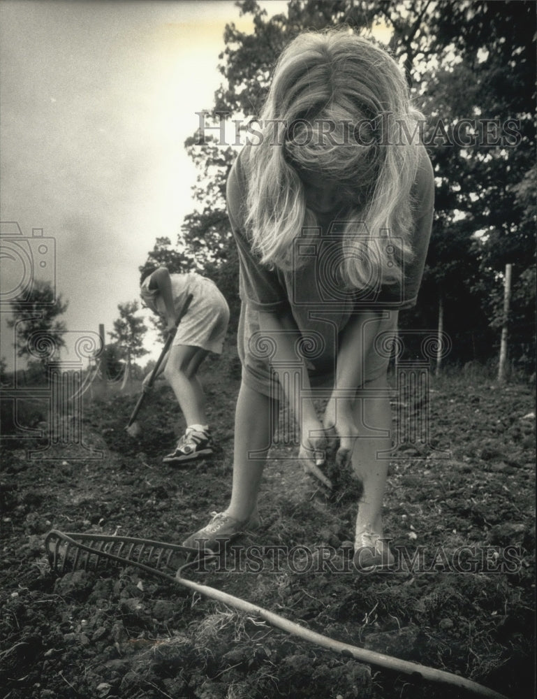 1991 Debra Prochnow prepares dirt in Kansasville, Wisconsin-Historic Images