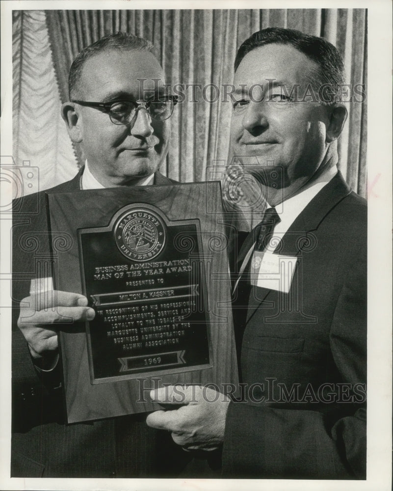 1969 Press Photo Milton Kassner, vice-president, Wisconsin Telephone Co. honored-Historic Images