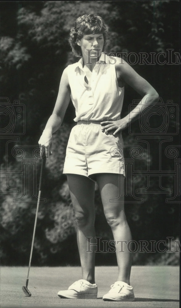 1984 Kisa Kartheiser, golfer, misses birdie putt, out of tournament.-Historic Images
