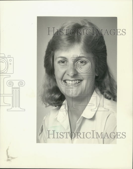 1984 Press Photo Kelly Kassander, owner, Birchwood Lawns, Milwaukee - mjb76462 - Historic Images