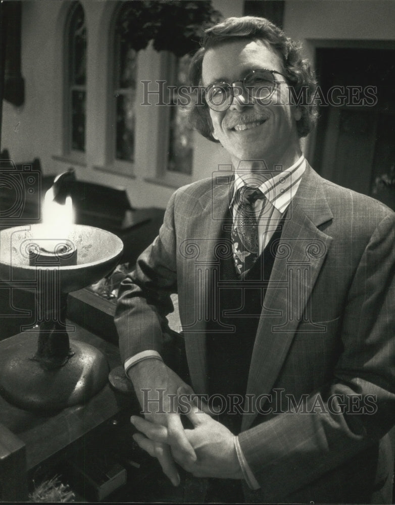 1993 Press Photo Reverend Andrew Kennedy, First Unitarian Church of Milwaukee - Historic Images