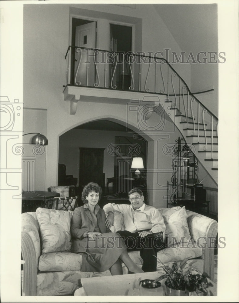 1985 Larry (The Legend) Johnson, wife Mary in their home, Milwaukee - Historic Images