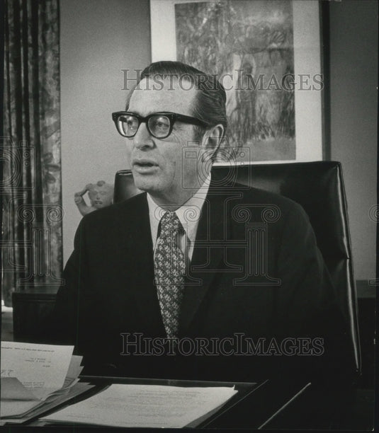 1971 Press Photo Max Karl, President MGIC Investment Corporation, Milwaukee - Historic Images