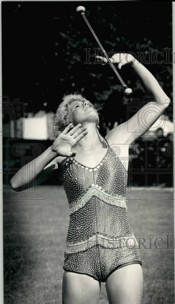 1984 Press Photo Tammy Kaminski tosses and catches her baton - mjb76611 - Historic Images