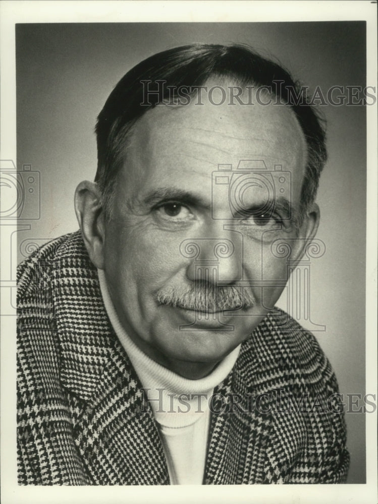 1975 Press Photo Actor Henry Jones - mjb76711-Historic Images