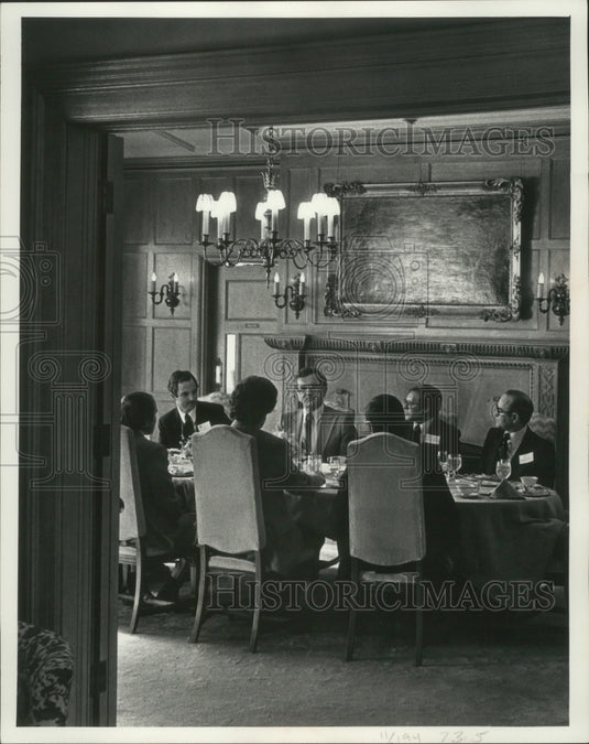 1978 Minnesota Governor Rudolph Perpich lunches with board members - Historic Images