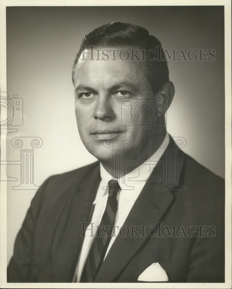 Robert W. Kasten, Milwaukee, Weinbrenner Corp. vice-preseident-Historic Images