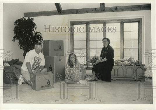 1991 New Superintendent David Kampschroer & family move to Waukesha - Historic Images