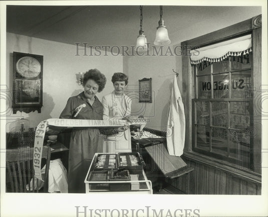 1982 Kay Jenk, chairwoman of Auxiliary to the Medical Society - Historic Images
