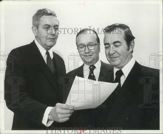 1972 Press Photo First Wisconsin Financial Corporation Executives - mjb77232-Historic Images