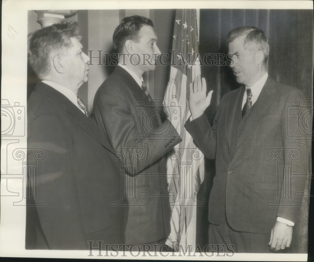 1944 William Jenner (center), of Indiana, at Senate swearing-in-Historic Images