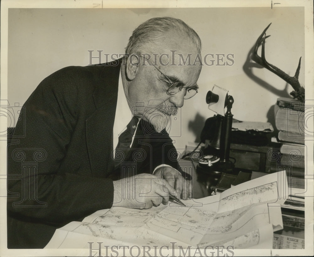 1935 Press Photo H.R. Pestalozzi, Milwaukee Vocational School - mjb77647 - Historic Images