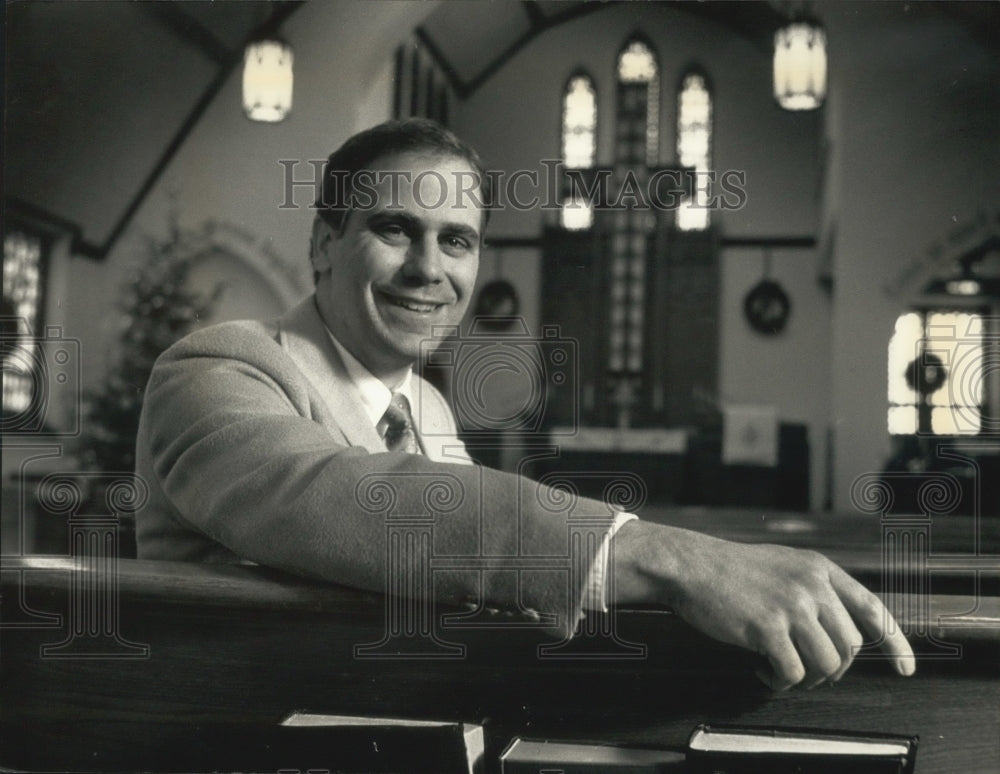 1991 Press Photo Rev. Timothy R. Perkins, pastor, Bethel-Bethany United Church - Historic Images