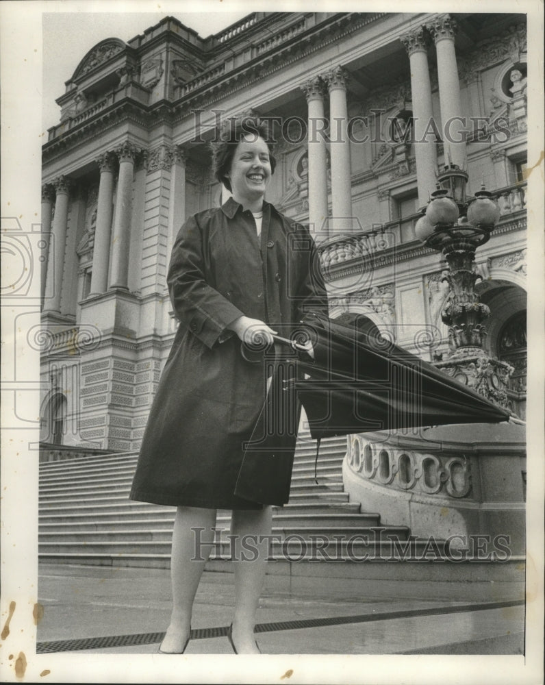 1967 Press Photo Carolyn Johnson went to Library of Congress in Washington D.C. - Historic Images