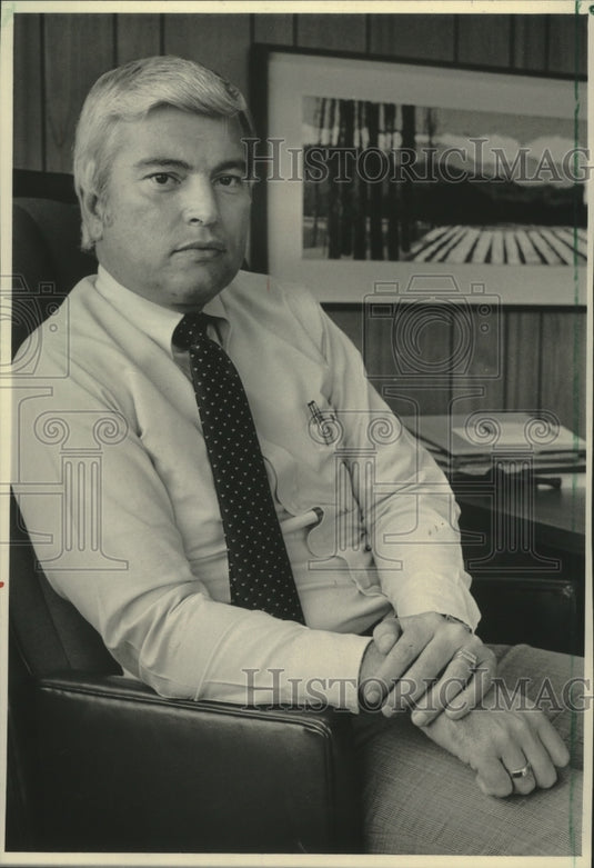 1984 Press Photo Wisconsin James Kemerling President & CEO of Mosinee Paper Corp - Historic Images