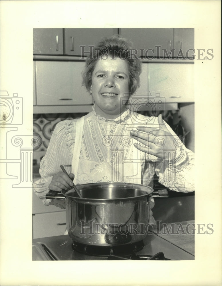 1984 Annemarie Huste, Cook - Historic Images
