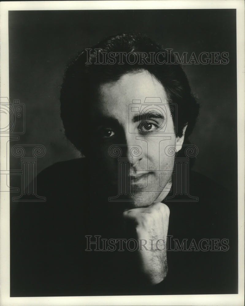 1982 Press Photo Paul Polivnick, Milwaukee Symphony Orchestra conductor - Historic Images