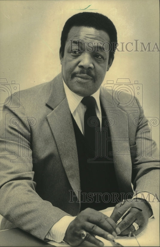 1989 Press Photo Jim Johnson, Job Service placement counselor, Waukesha - Historic Images