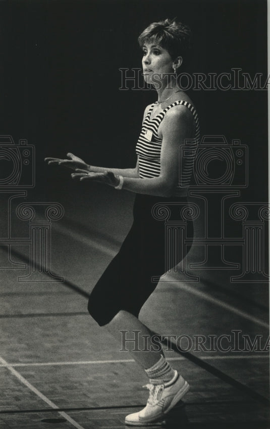 1989 Linda Huard leads a physical fitness class at YMCA Brown Deer - Historic Images