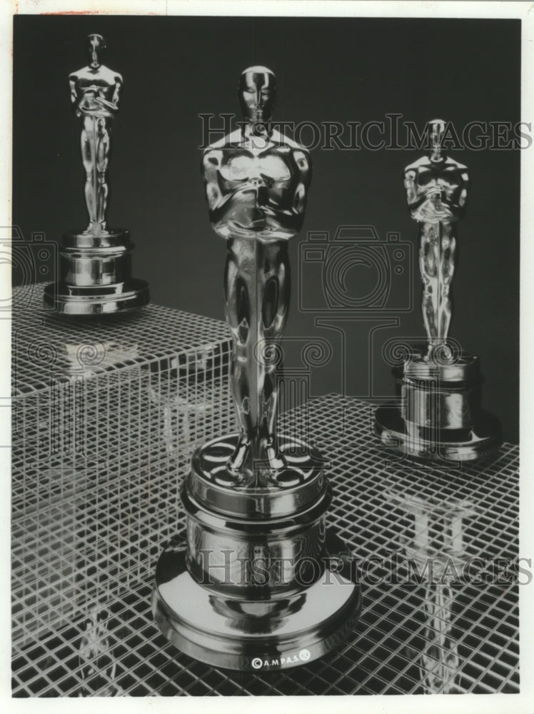 1985 Press Photo Oscar Award Statue - mjb78524 - Historic Images