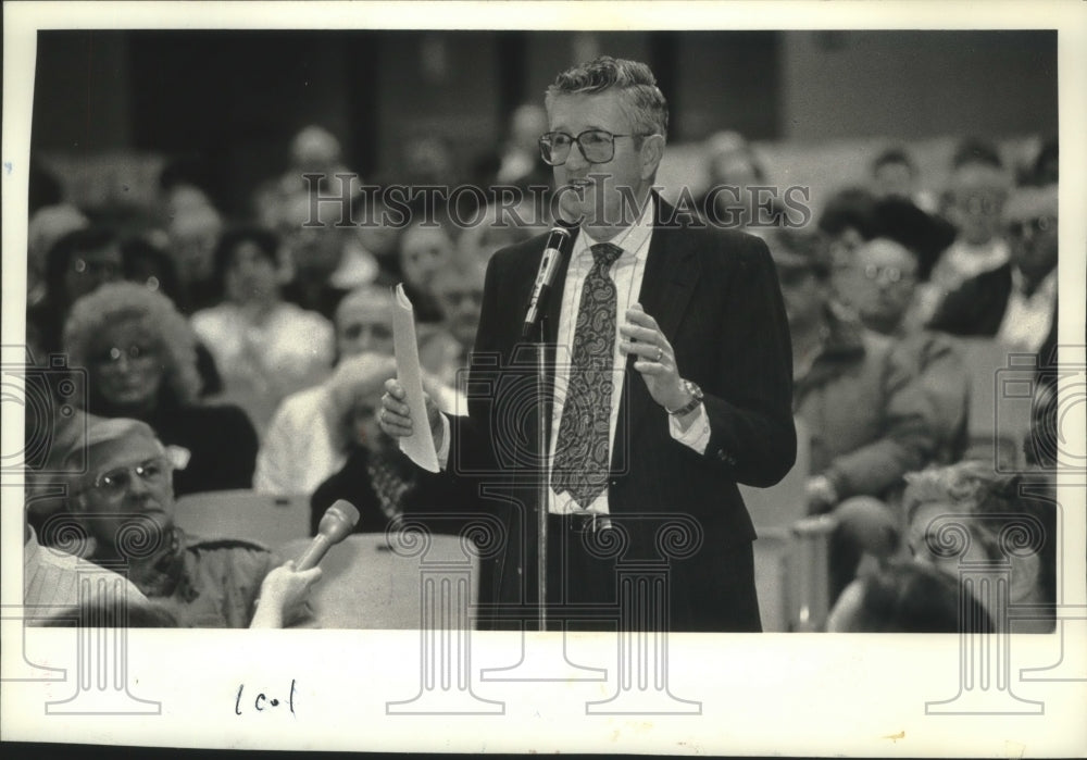 1993 Lawrence O'Neil, school board member, Hamilton High hearing-Historic Images