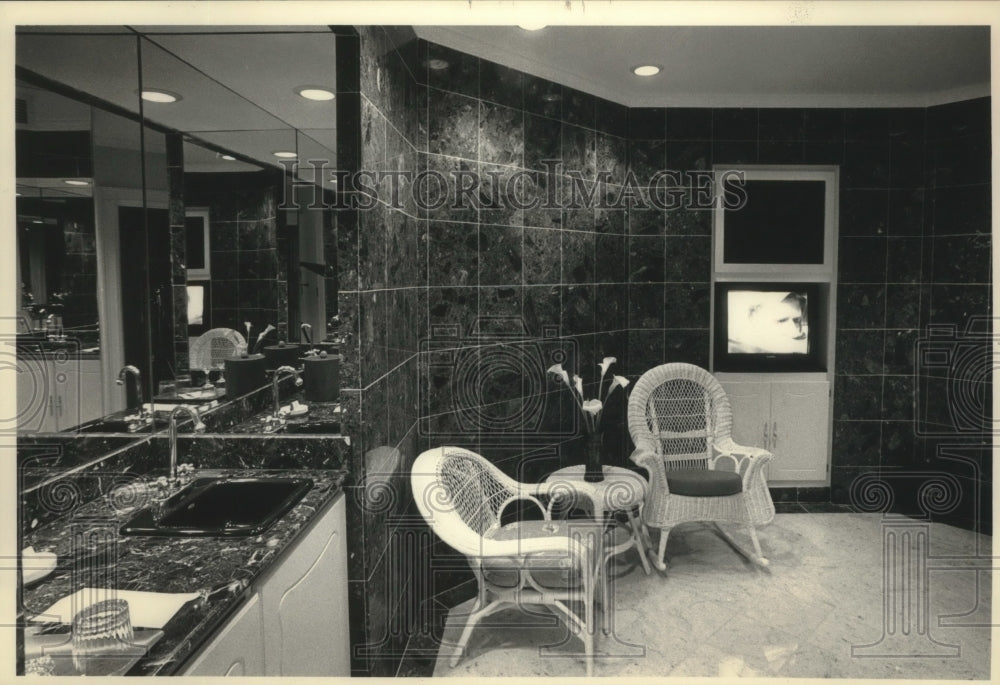 1989 Heritage suites, Pfister Hotel, feature large lavish bathrooms-Historic Images