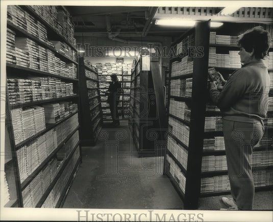 1989 Sharon Biel & owner Sandra Gray of PIC-A-BAC in Waukesha-Historic Images
