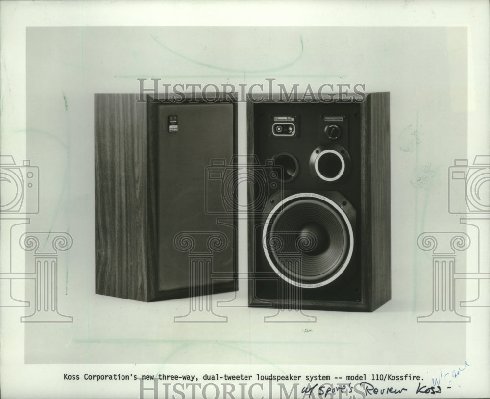 1982 Press Photo Koss three-way, dual-tweeter loudspeaker system - mjb79178 - Historic Images