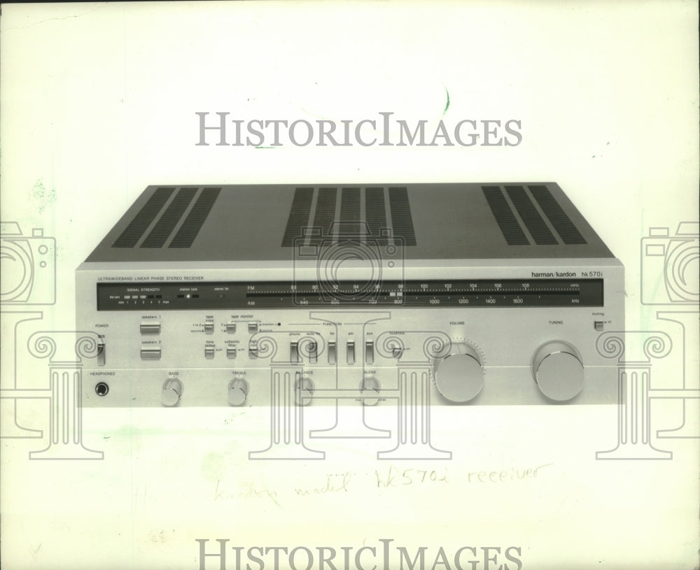 1982 Press Photo Harman-Kardon hk570i receiver - mjb79180 - Historic Images