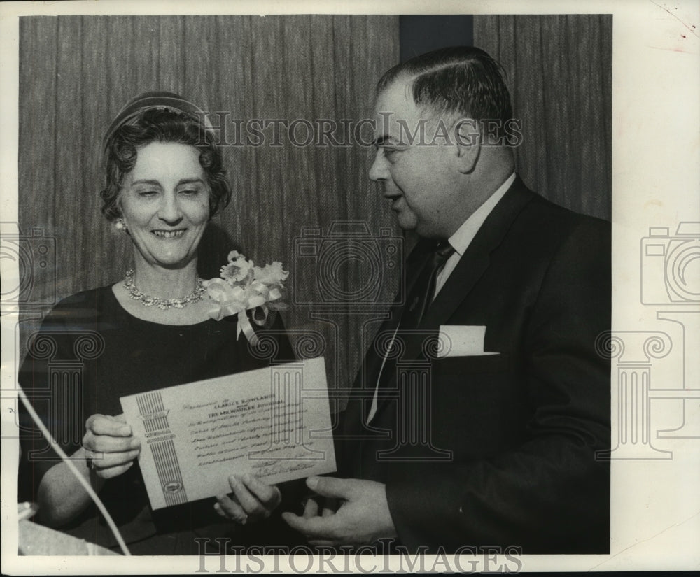 1964 Elmer Conforti awards Milwaukee Journalist Clarice Rowlands-Historic Images