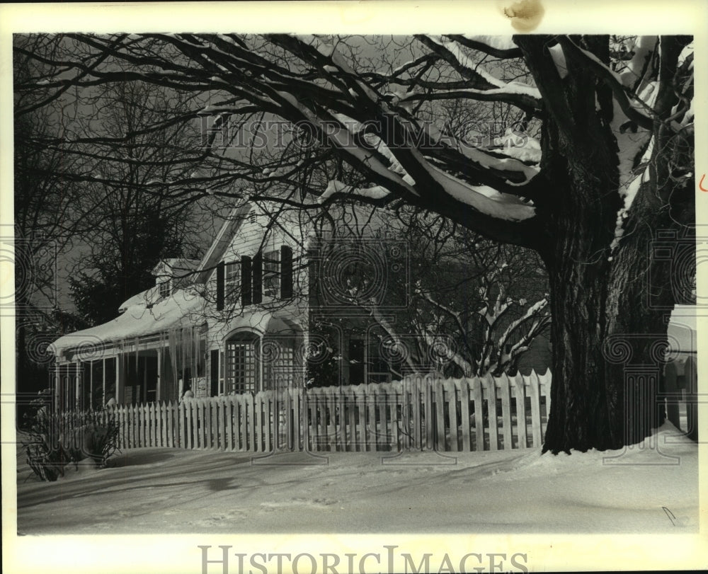 1982 James McCrossen built Radley House in 1870 in Rural, Wisconsin-Historic Images