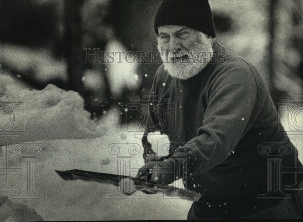 1993 Robert Miller shovels a lot of snow in driveway in Wauwatosa.-Historic Images