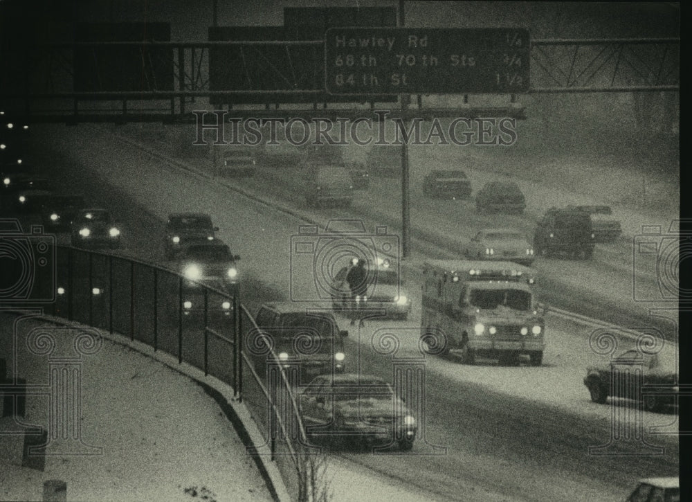1991 accident on the eastbound East-West Freeway in Milwaukee - Historic Images