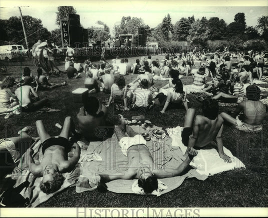 1982 free concert in Milwaukee by Free City Music Inc., & WLPX-FM-Historic Images
