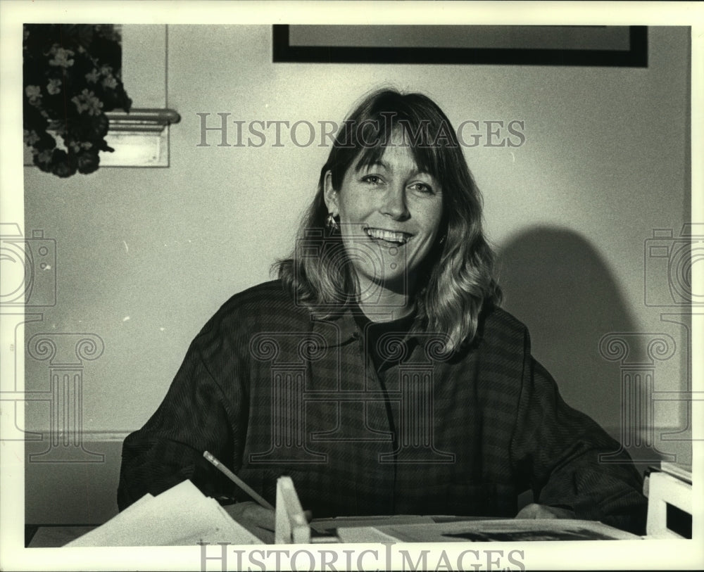 1990 Press Photo Tippi Rohmer, director Cedarburg Chamber of Commerce, resigns - Historic Images