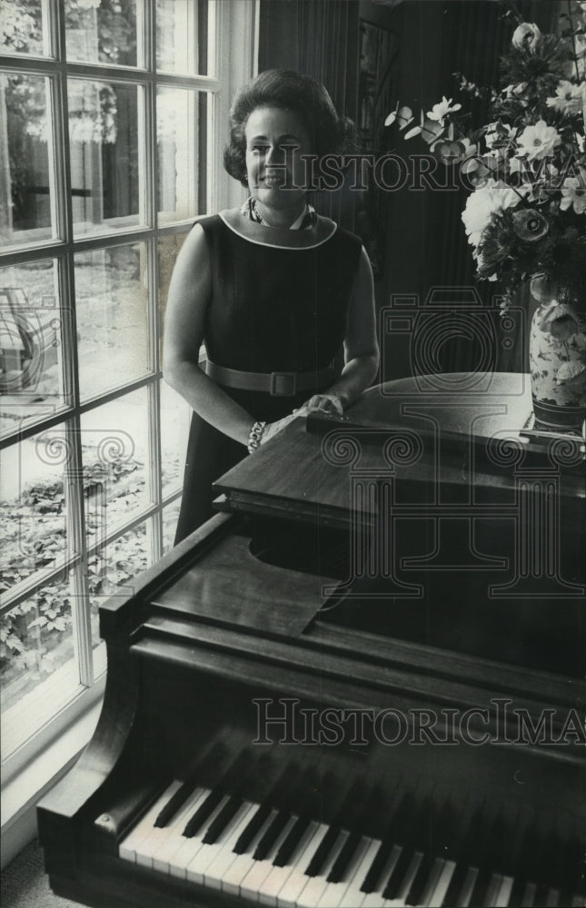 1969 Press Photo Mrs. Julius Rubin, Women&#39;s council, American Symphony Orchestra-Historic Images