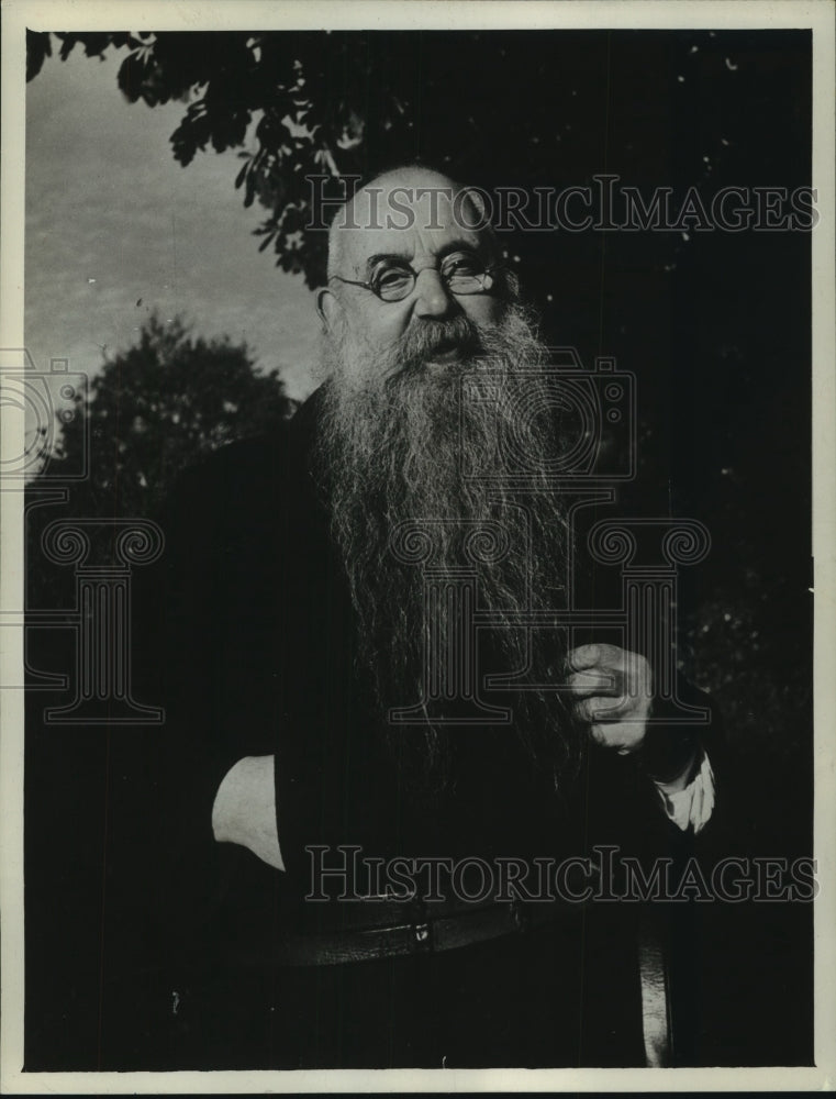1948 Press Photo Brother Eugenius is the doorkeeper of "Uelingsheide" - Historic Images