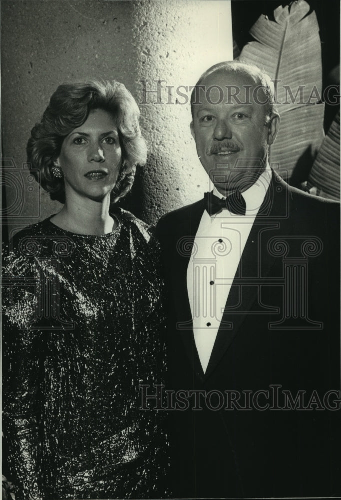 1988 Press Photo Paul Roller &amp; wife Kathleen at Bradley Center dedication - Historic Images