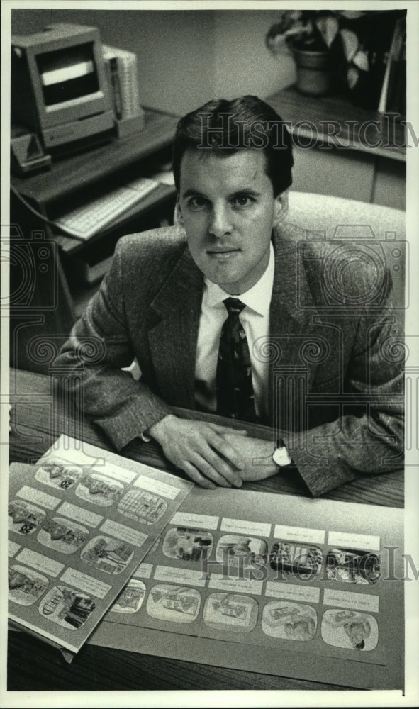 1993 Thomas Kaupp president of Image Makers checks story boards-Historic Images