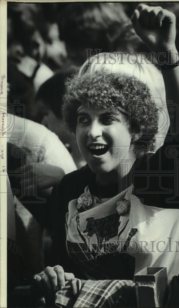 1982 Press Photo Simone Mervosh at pro-rock rally - lakefront Milaukee - Historic Images
