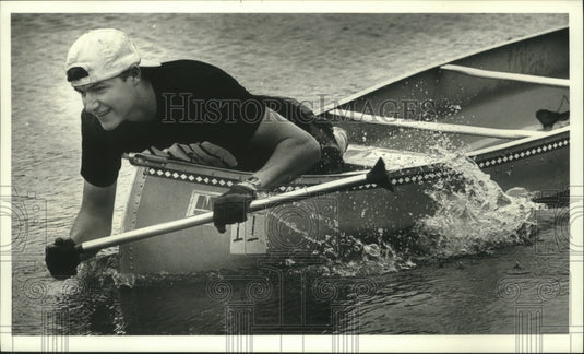 1990 Press Photo Bob Schwister Taking Part in Pewaukee River Run - mjb80643 - Historic Images