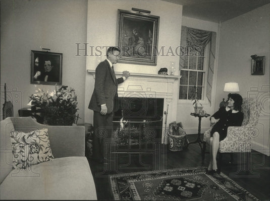 1989 Press Photo Representative Thomas Petri & Wife in renovated Milwaukee Home - Historic Images