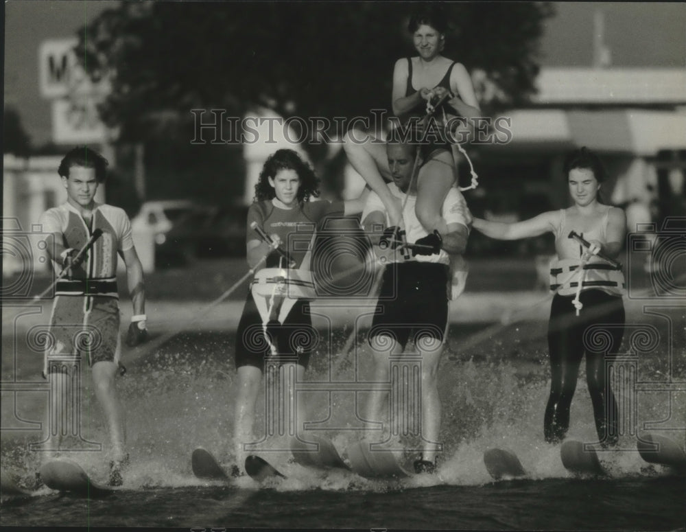 1993 The Pewaukee Water Ski Club practices for July 4th show - Historic Images