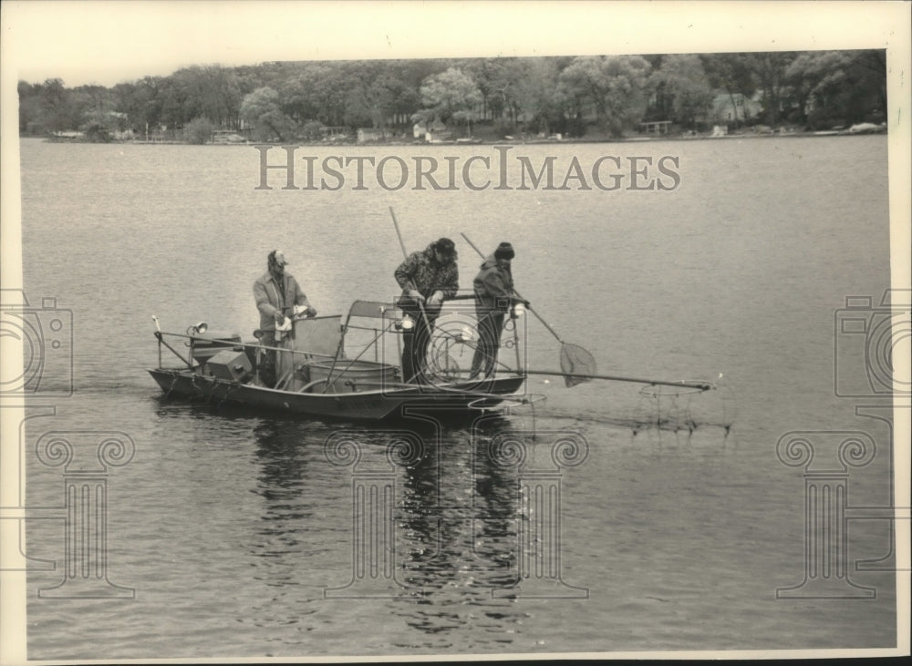 1988 Roger Kunz, Randy Schumacher, Sue Byler on Pewaukee Lake-Historic Images