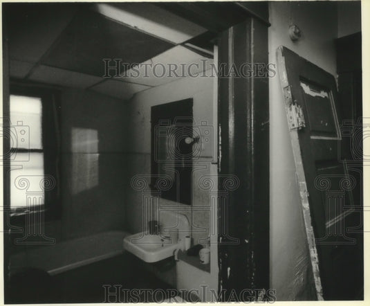 1994 Milwaukee duplex in disrepair-Historic Images